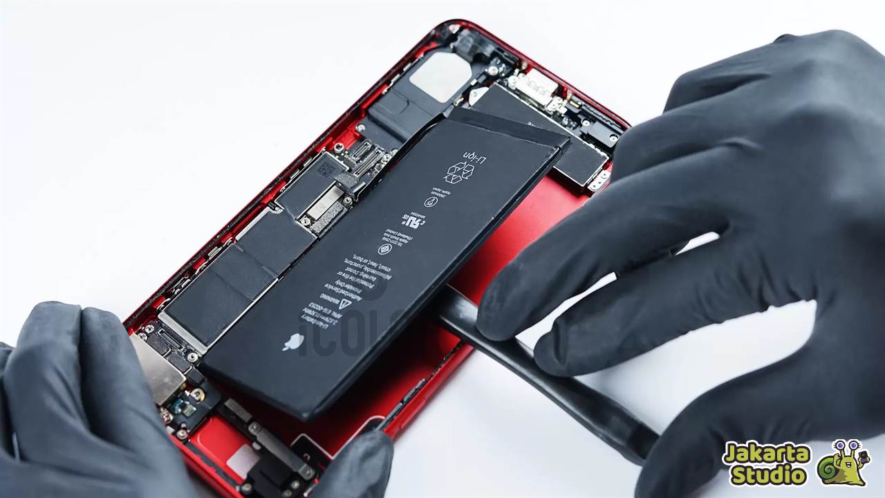 Berapa Biaya Ganti Baterai iPhone di Tempat Resmi?