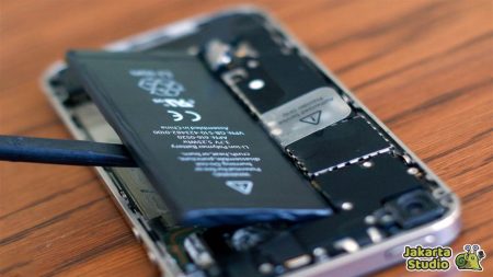 Berapa Biaya Ganti Baterai iPhone di Tempat Resmi?