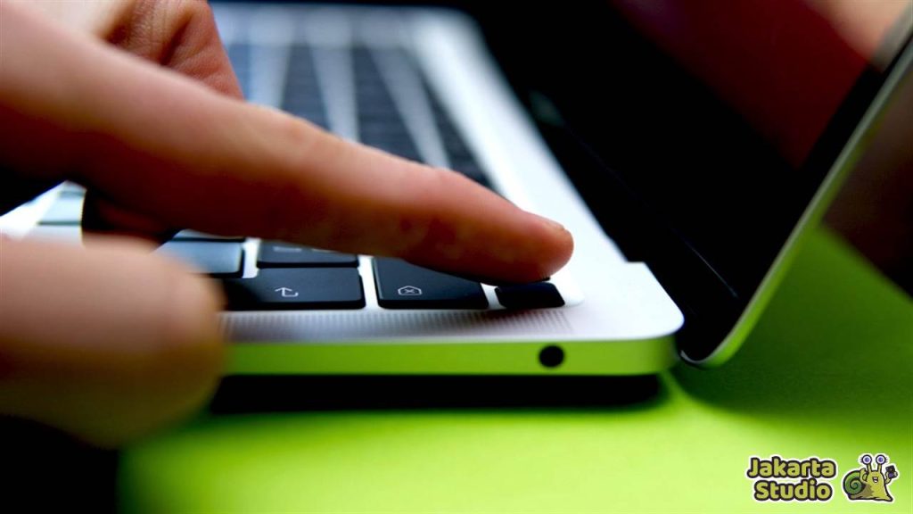 Perbedaan Reboot dan Restart
