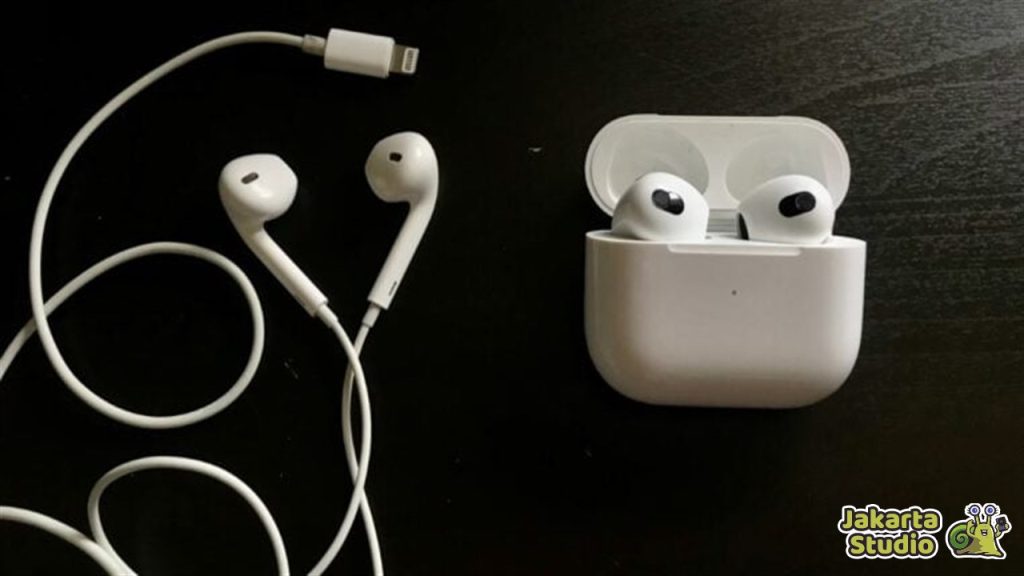 Perbandingan Earphone Kabel dan TWS