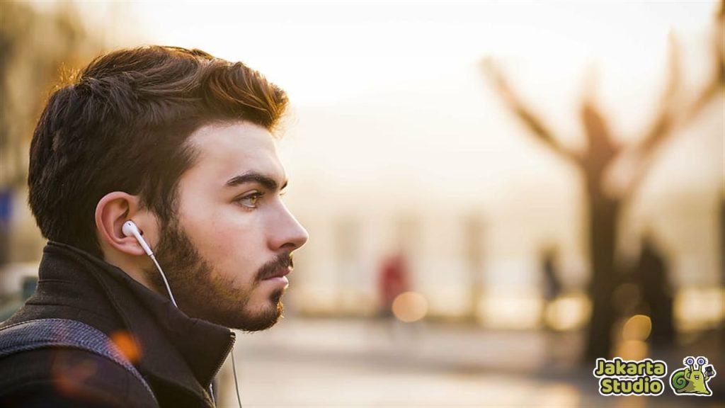 Perbandingan Earphone Kabel dan TWS