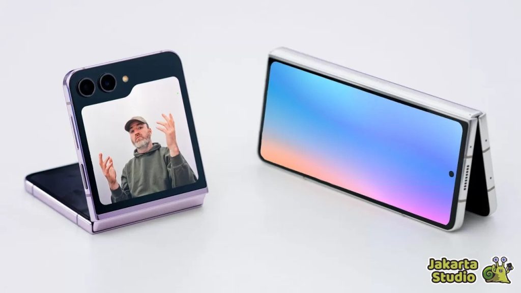 Perbedaan HP Flip dan Foldable