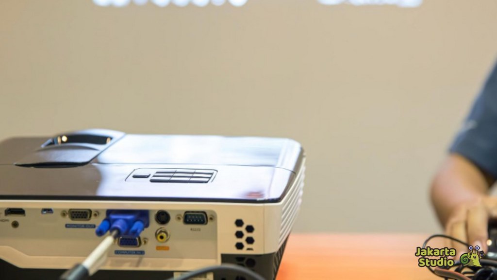 Cara Menyambungkan Proyektor ke Laptop dengan Bluetooth