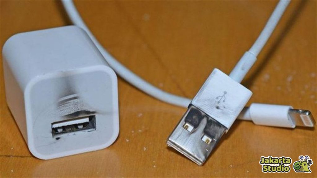 Ciri Adaptor Charger HP Rusak