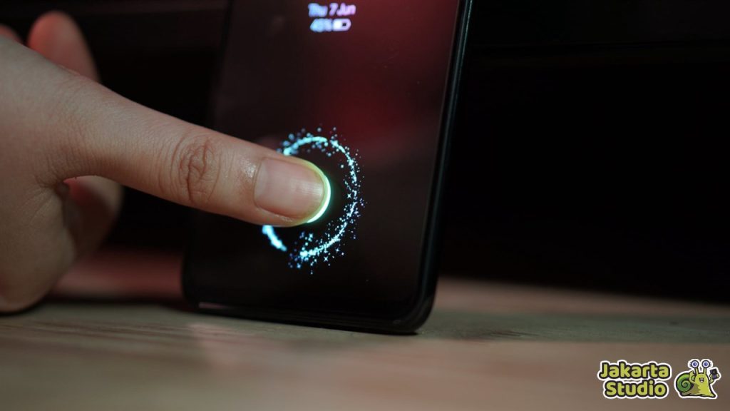 Perbedaan Fingerprint dan Face Unlock