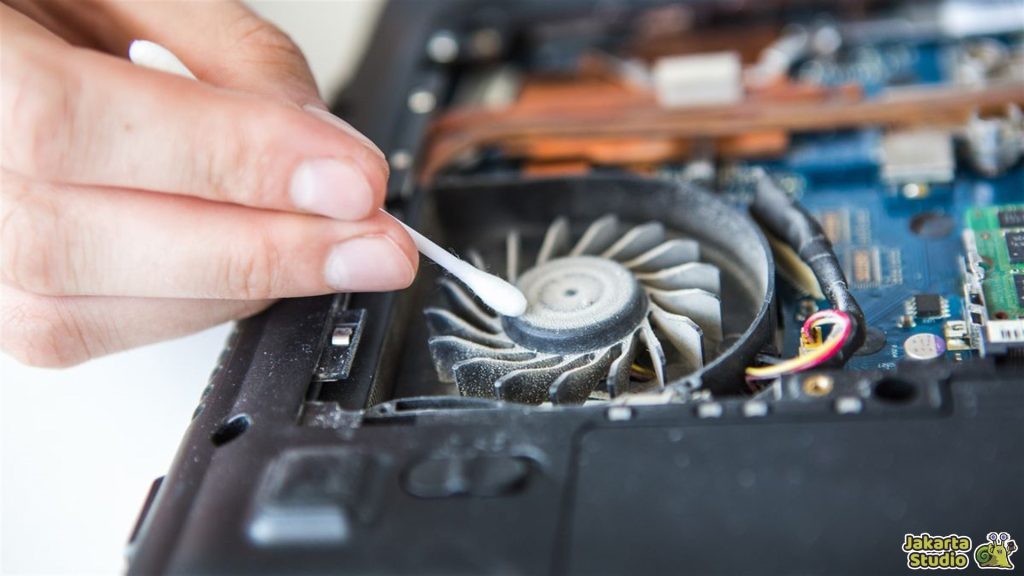 Manfaat Membersihkan Laptop