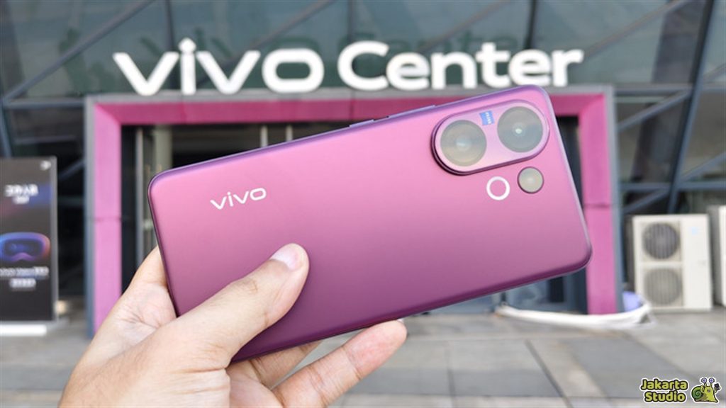 HP Vivo Dengan Lensa Telefoto