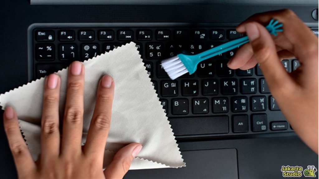 Solusi Keyboard Laptop Macet