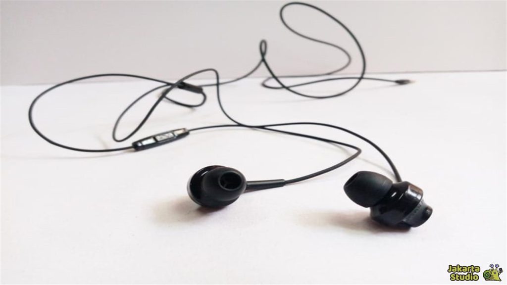 Tips Merawat Headset Kabel