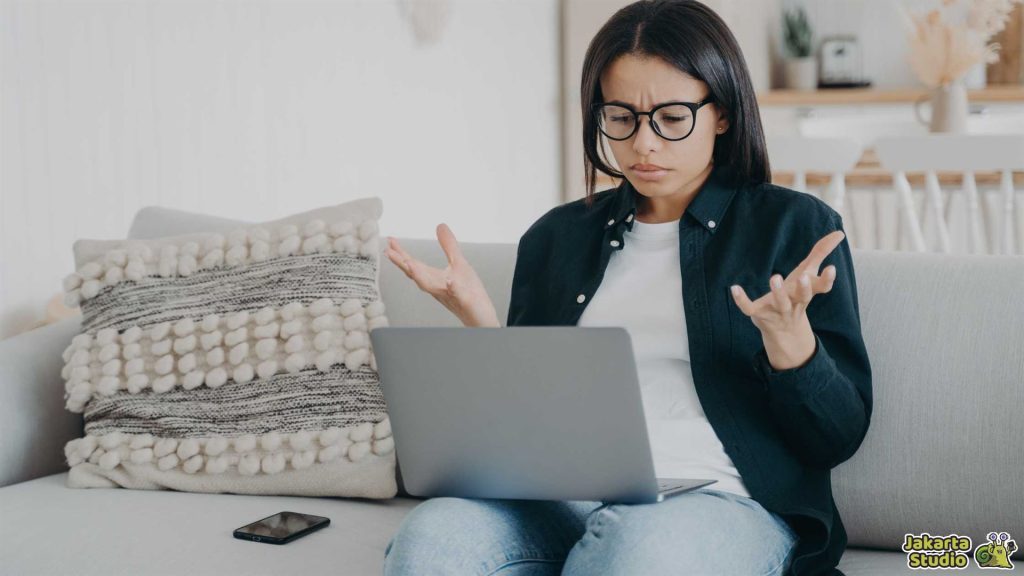 Laptop Hang Saat Dinyalakan