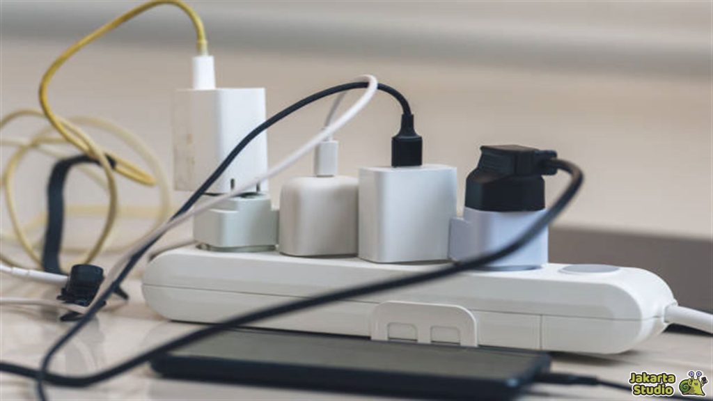 Risiko Charger Tak Pernah Dicabut