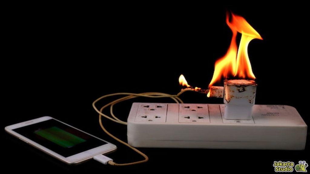 Risiko Charger Tak Pernah Dicabut