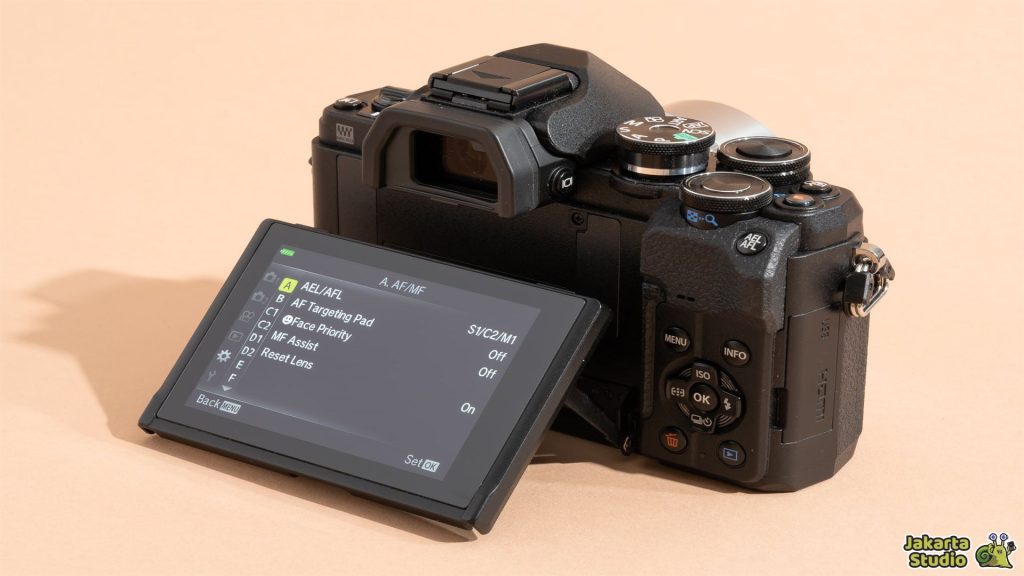 Tips Pilih Kamera Mirrorless Bekas