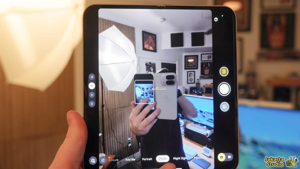 Fitur Kamera Eksklusif HP Lipat