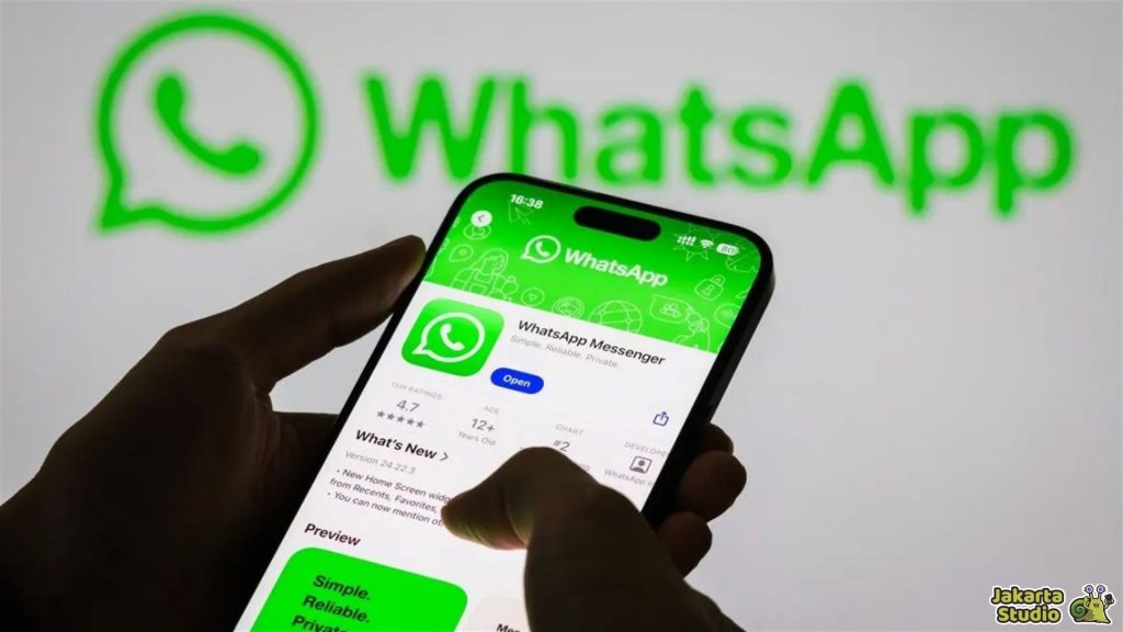 Menonatkfikan WA di iPhone