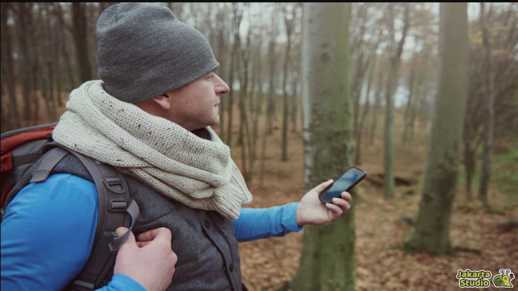 Risiko Penggunaan HP Outdoor